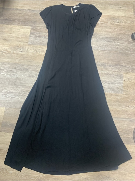 Reformation Dresses & Skirts - Reformation Black Short-Sleeve Maxi Dress